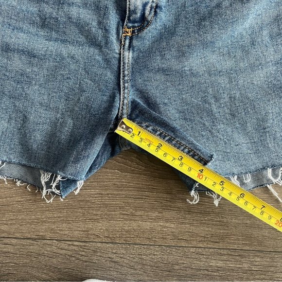 Zara High Rise Stretch Denim Frayed Cut Off Shorts - Picture 5 of 7